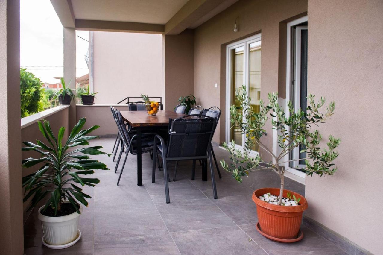 Apartment Lux Elba Kaštela Екстериор снимка