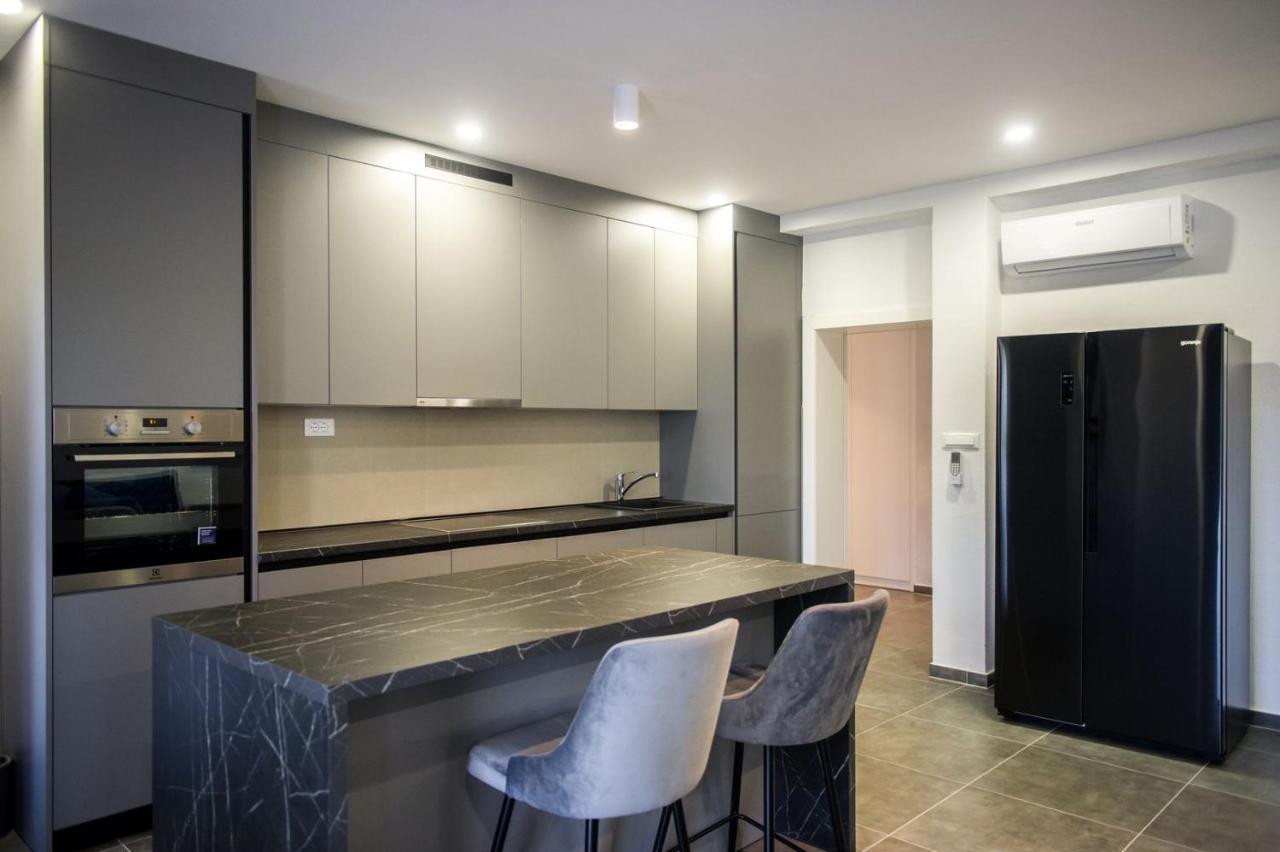 Apartment Lux Elba Kaštela Екстериор снимка