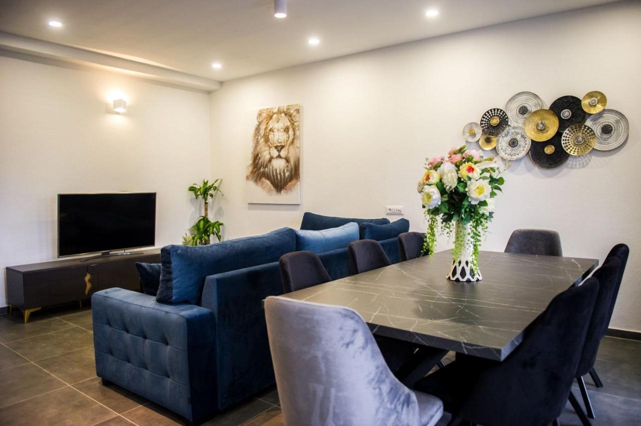 Apartment Lux Elba Kaštela Екстериор снимка