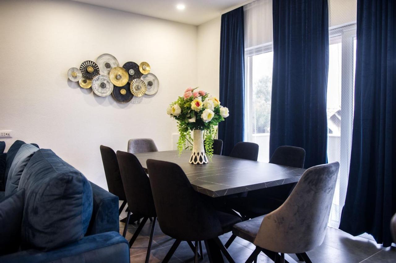 Apartment Lux Elba Kaštela Екстериор снимка