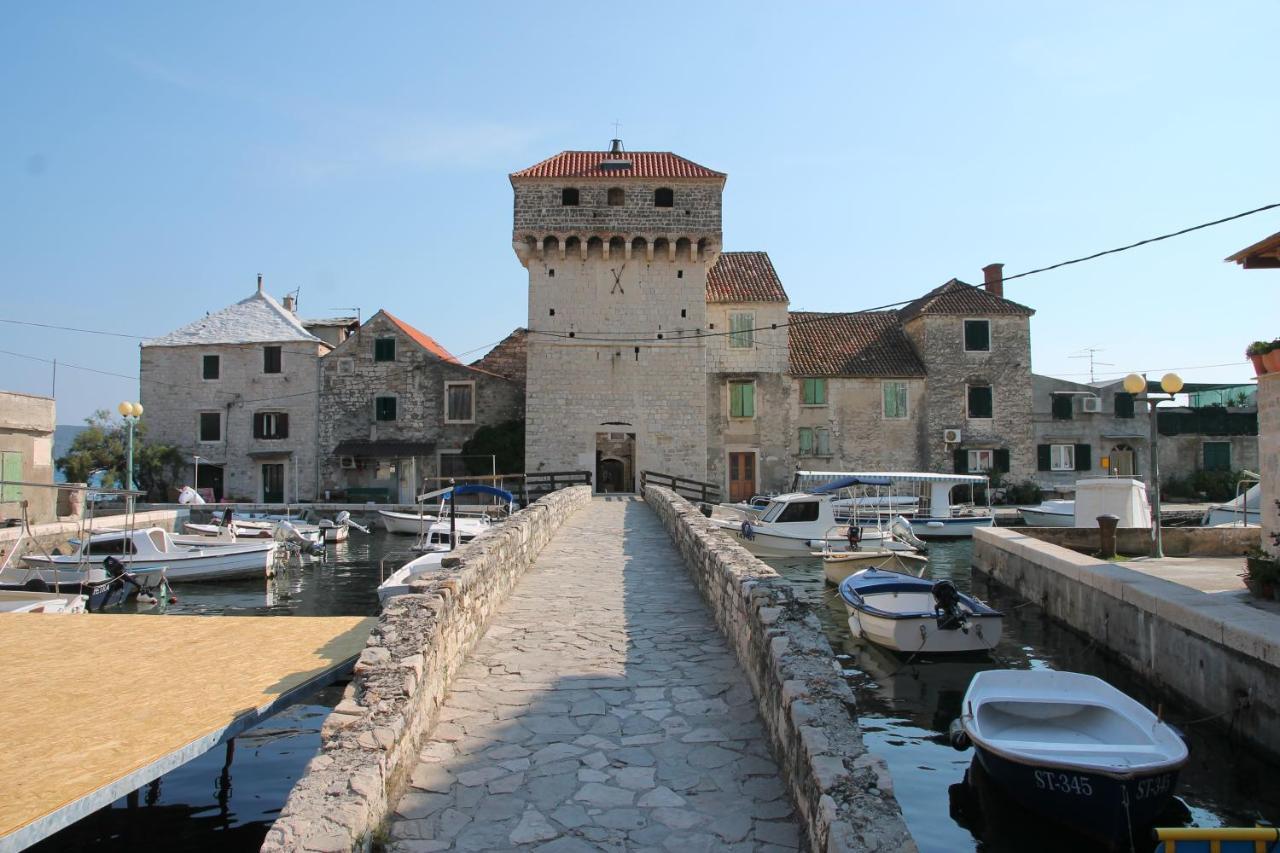 Apartment Lux Elba Kaštela Екстериор снимка