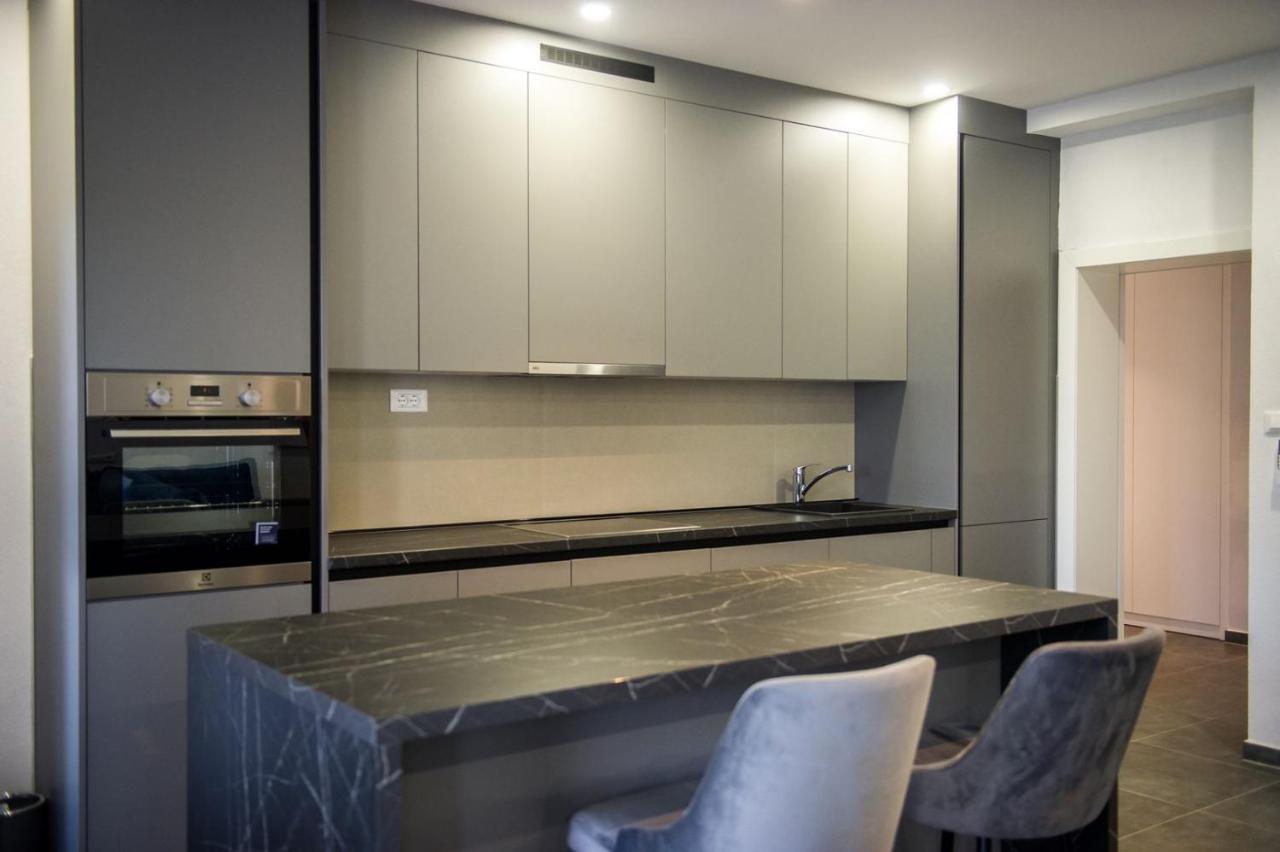 Apartment Lux Elba Kaštela Екстериор снимка