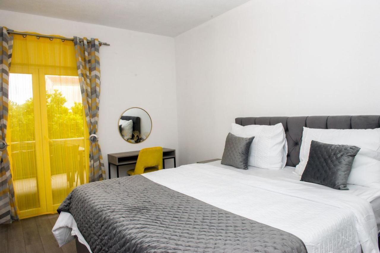 Apartment Lux Elba Kaštela Екстериор снимка