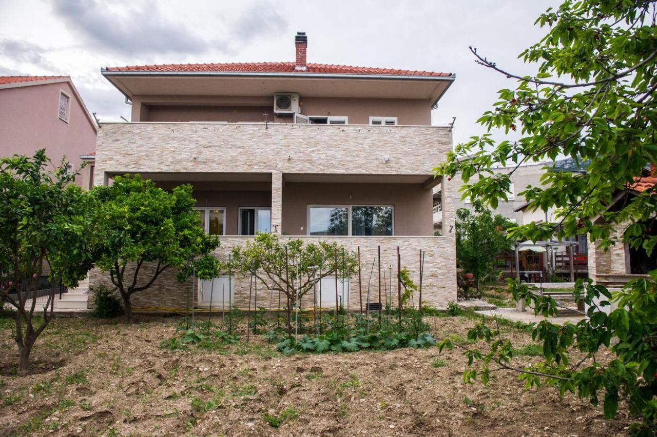 Apartment Lux Elba Kaštela Екстериор снимка