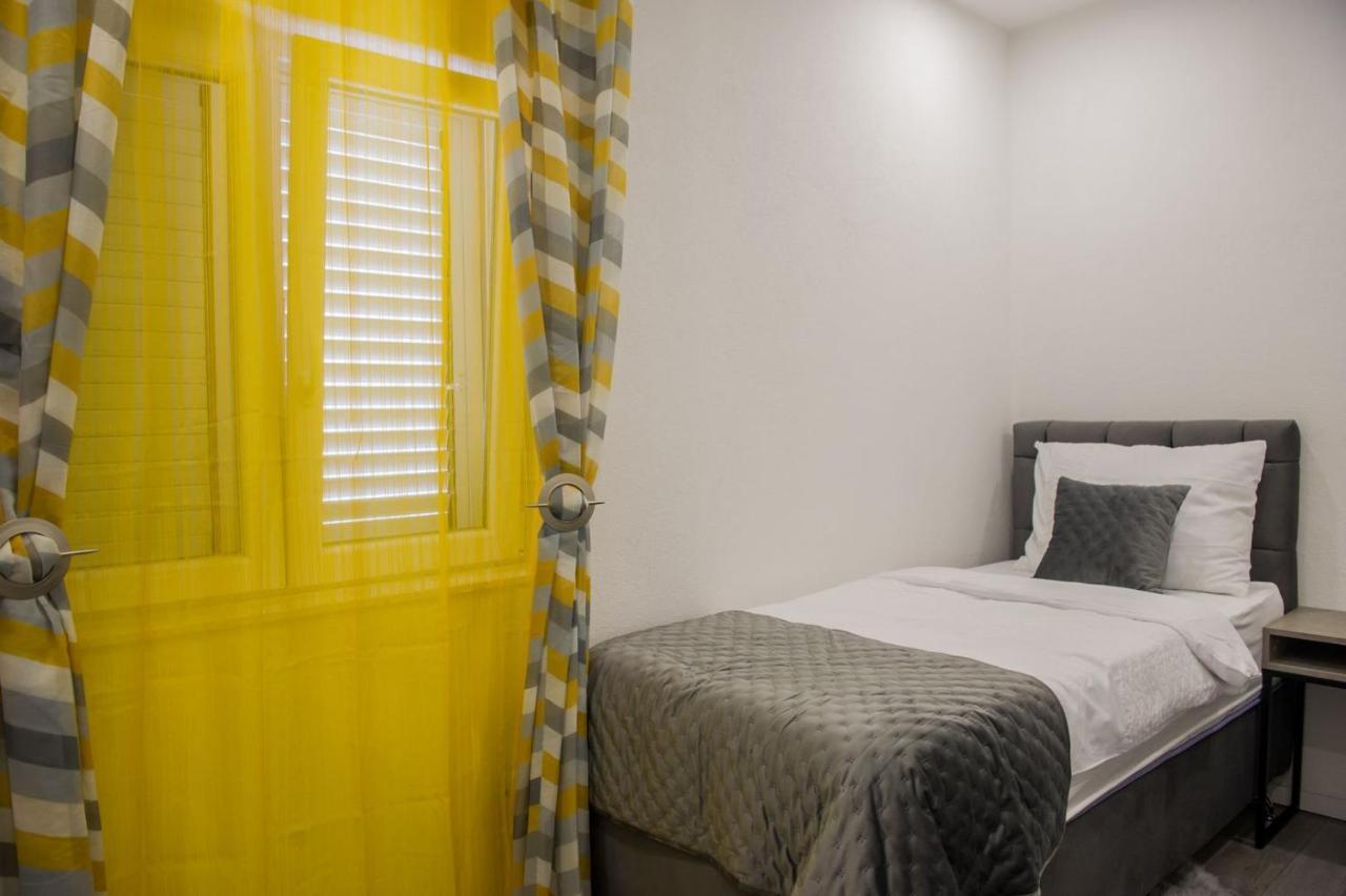 Apartment Lux Elba Kaštela Екстериор снимка