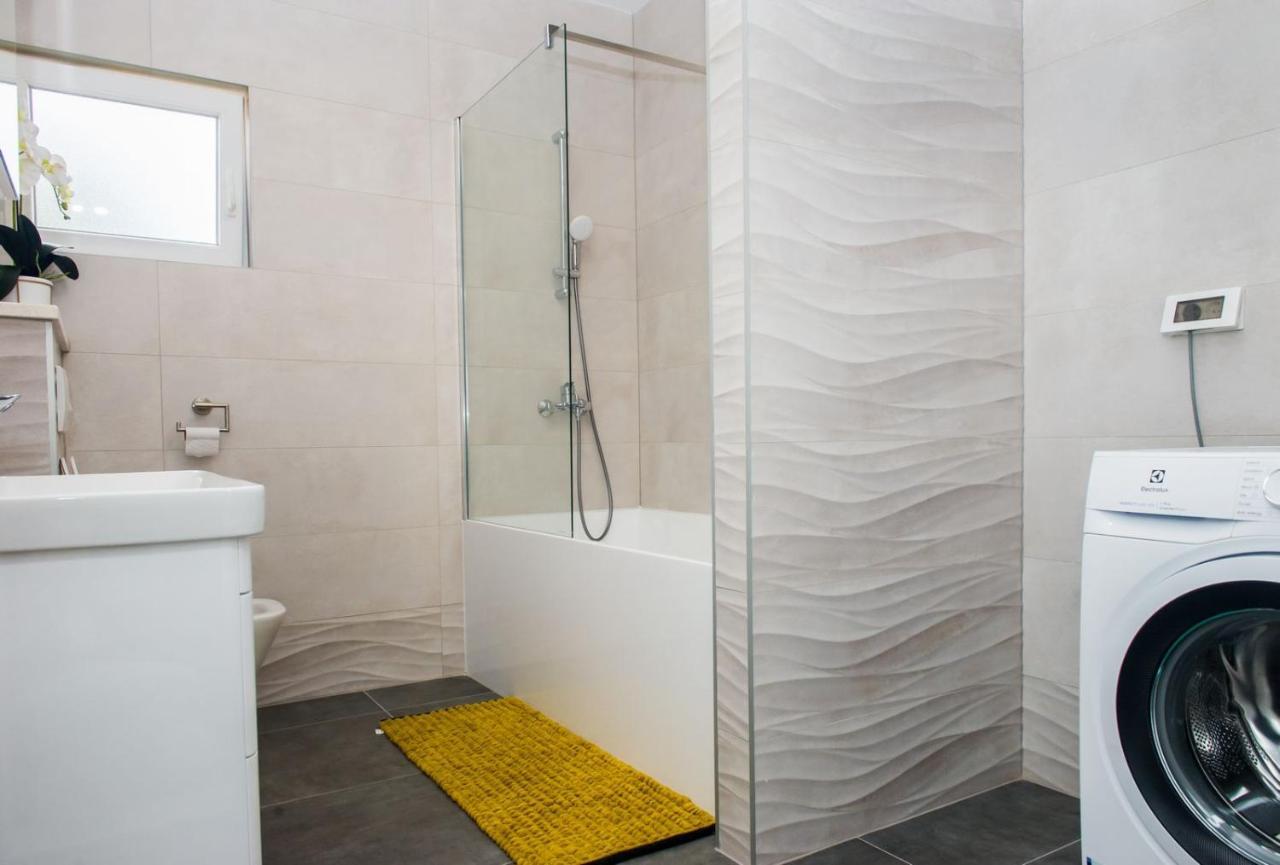 Apartment Lux Elba Kaštela Екстериор снимка