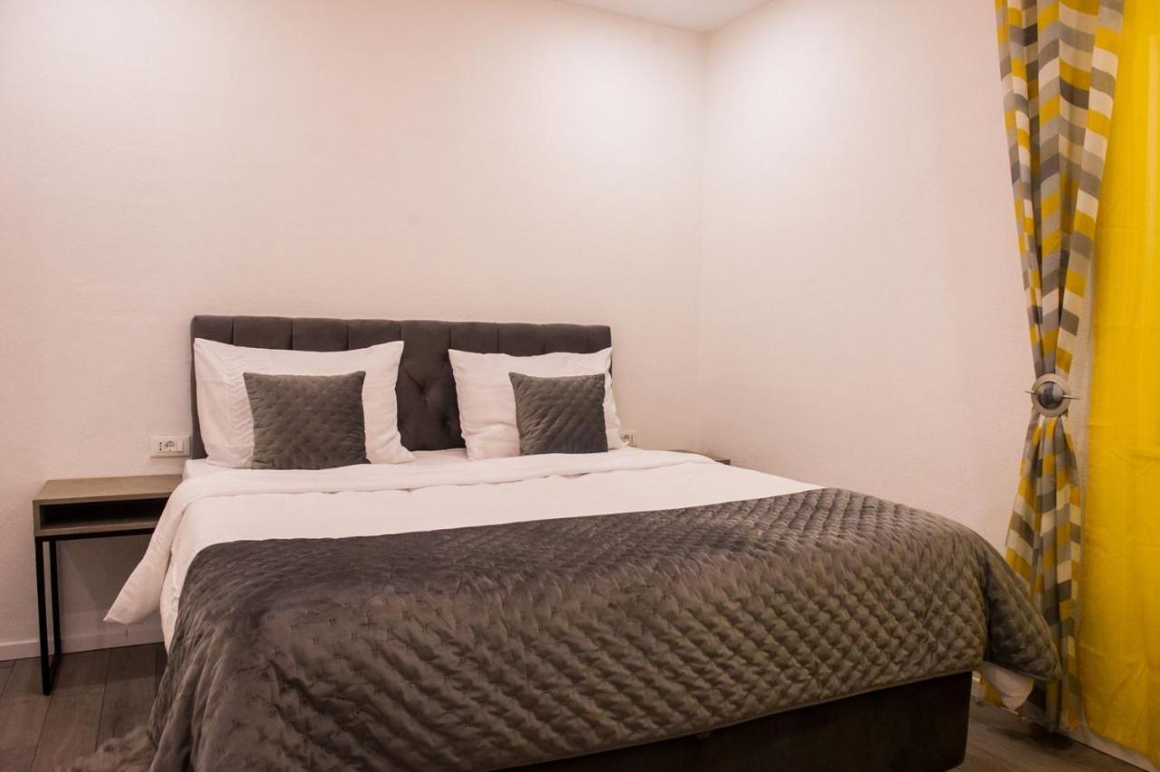Apartment Lux Elba Kaštela Екстериор снимка