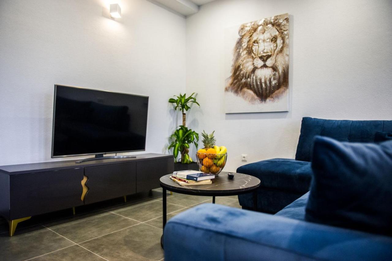Apartment Lux Elba Kaštela Екстериор снимка