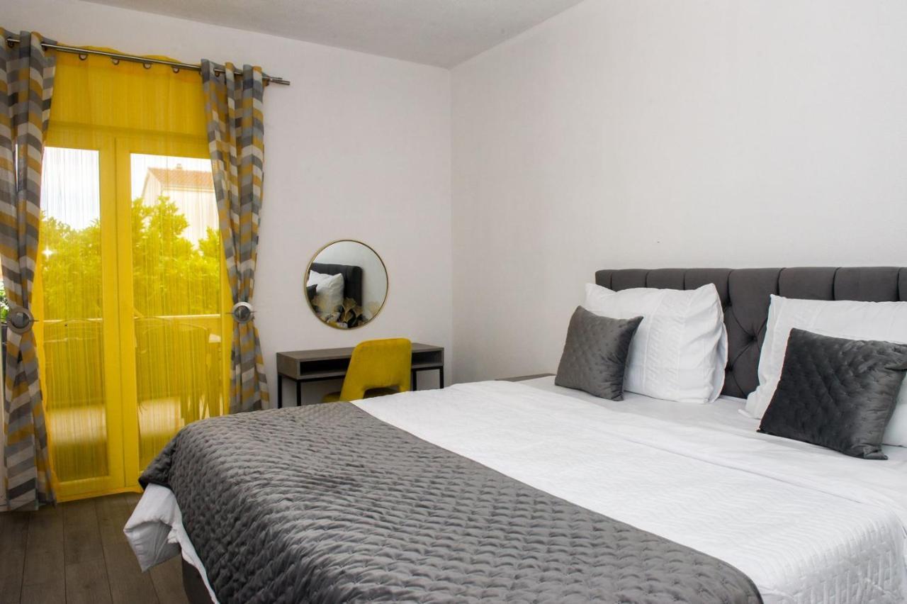 Apartment Lux Elba Kaštela Екстериор снимка